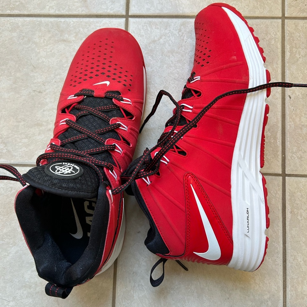Turf lacrosse shoes